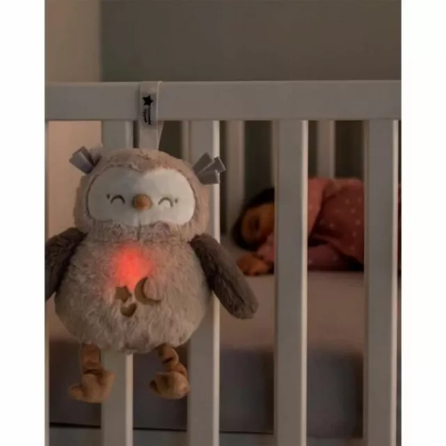 🦉 Ollie Deluxe 🦉 
Απαλή και βελούδινη για να την αγγίζουν και να την εξερευνούν τα μικρά χεράκια.

Επαναφορτιζόμενο βοήθημα ύπνου !

Αναπαράγει 3 φυσικού ήχους: λευκό ήχο, σταγόνες βροχής, καρδιακό παλμό,  3 νανουρίσματα και 3 επίπεδα φωτός!
 
Θα την βρεις στη σελίδα μας στα 64,90€

💻 www.koutsiko.gr